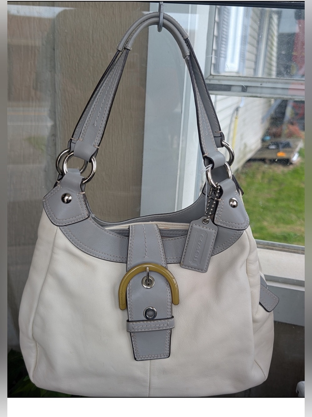 Coach Soho Lynn Hobo White Grey Leather Purse Shoulder Bag Handbag A1226-F17219